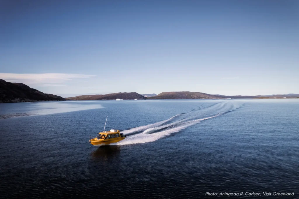 Copy of Yellow Qas Tour Bouat. - Photo by Aningaaq Rosing Carlsen - Visit Greenland